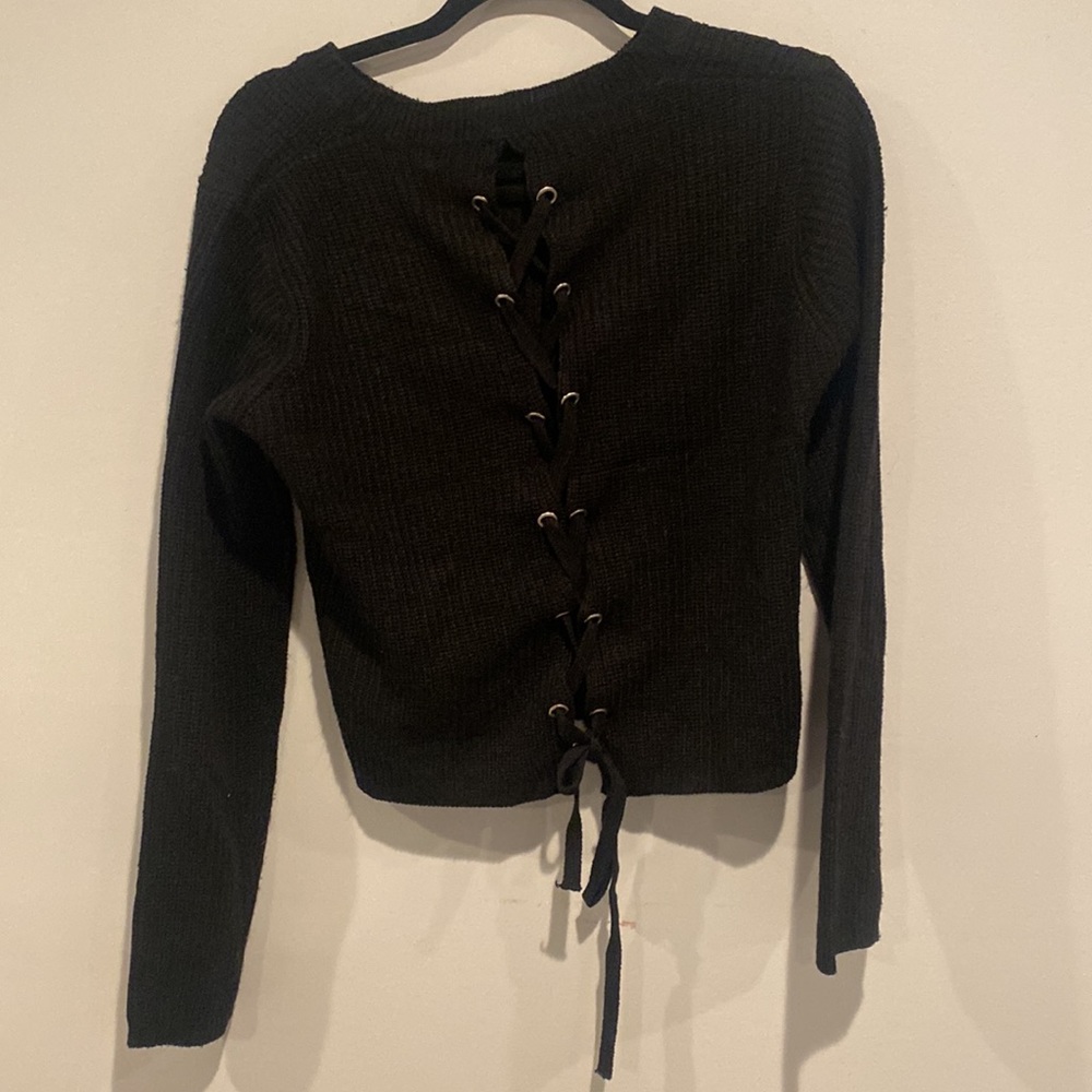 BLACK SWEATER SZ L